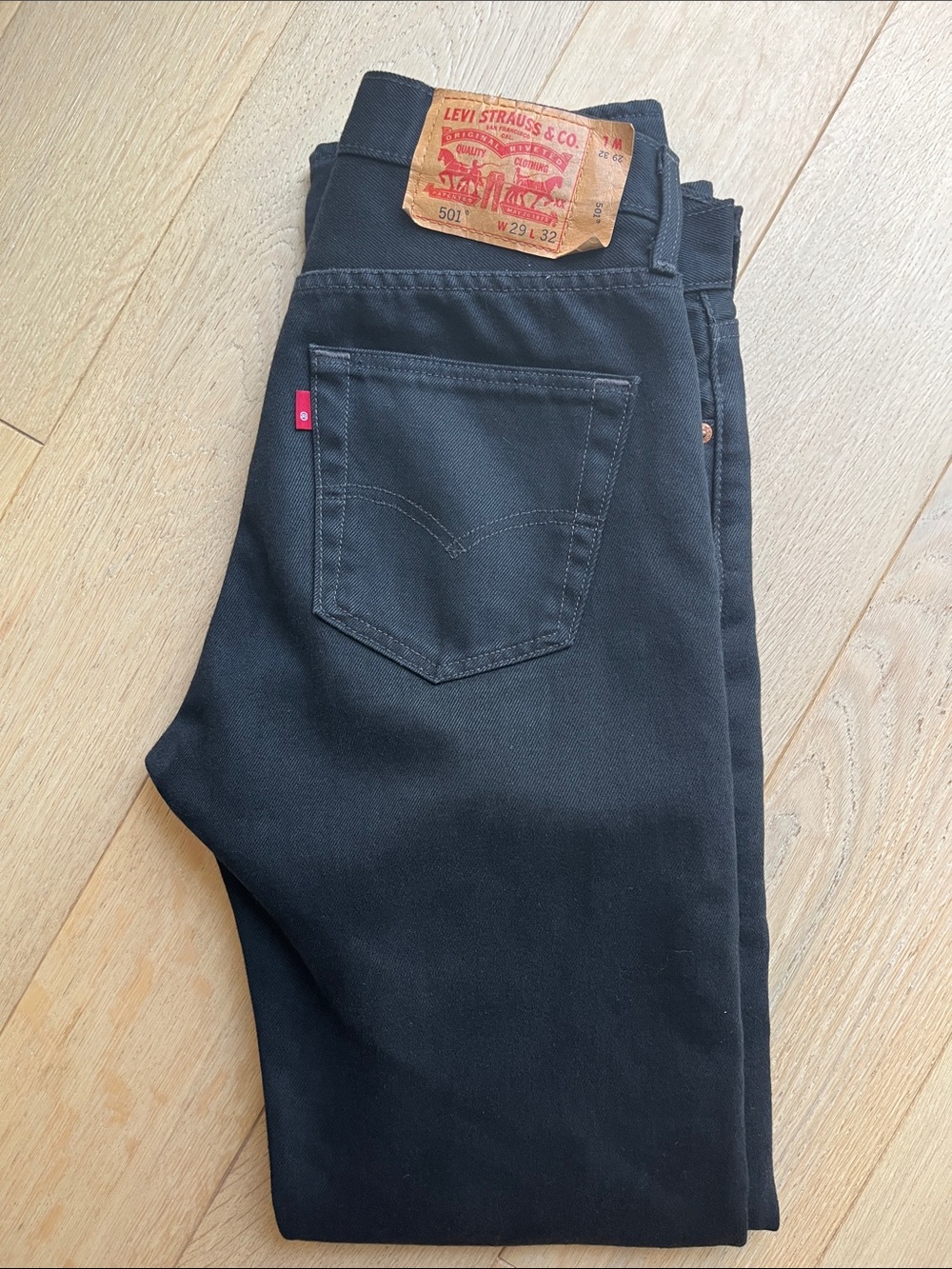 Levi's 501 29W 32L Black Slim Straight no fading